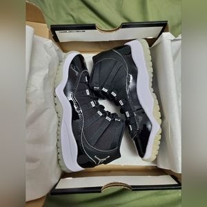 Jordan retro 11 (jubilee) size 12c.